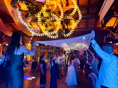 DJ Hochzeit Schleiertanz in der Festscheune Hof Frien in 31600 Uchte